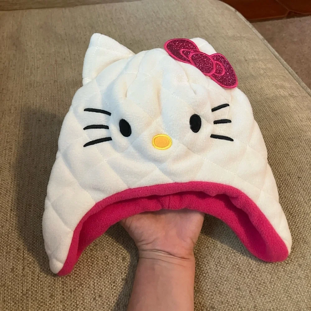 Hello kitty pink and white hat and mittens set